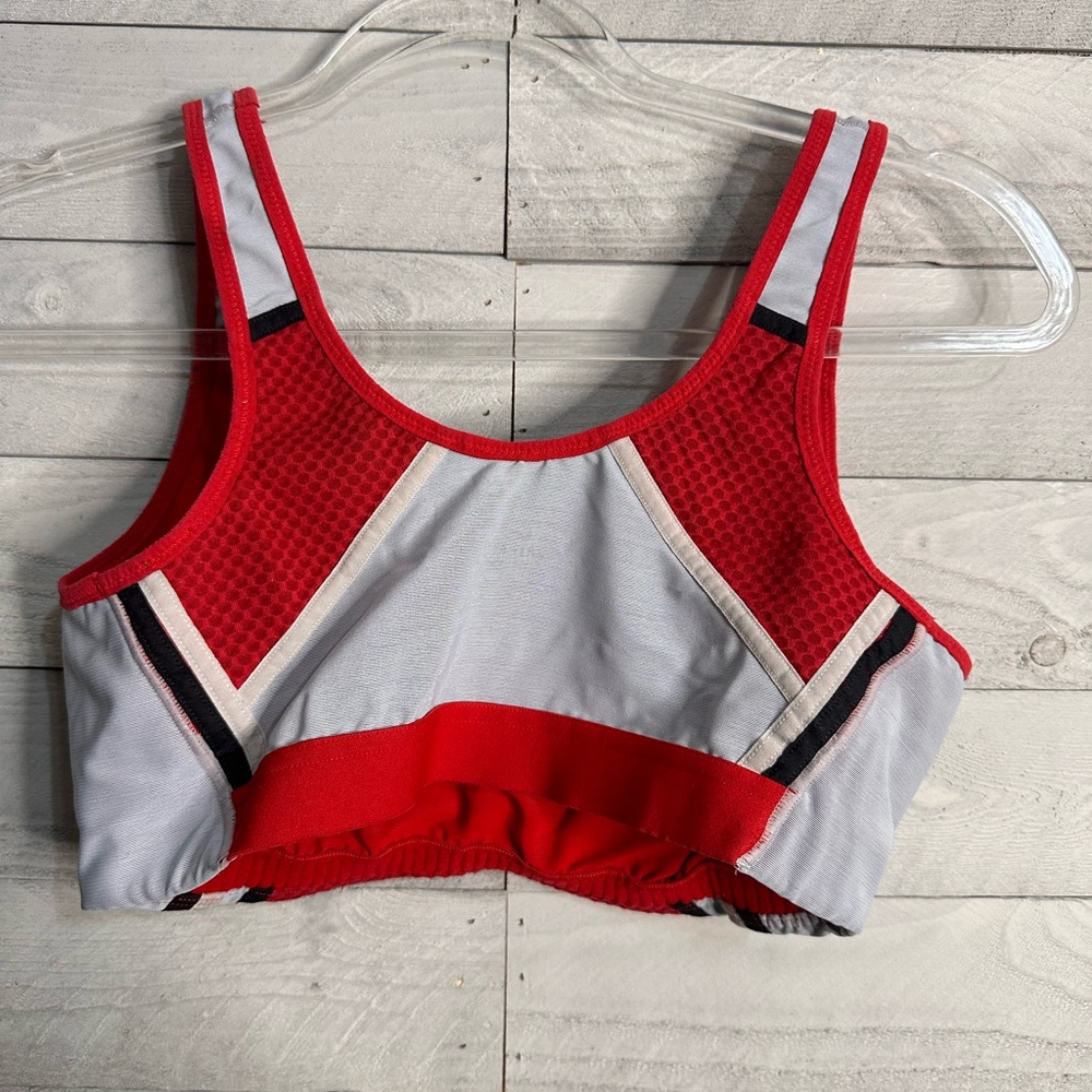 Nike Women Swoosh Ultra Breathe City Red Sport Bra Size Medium - Picture 2 of 3